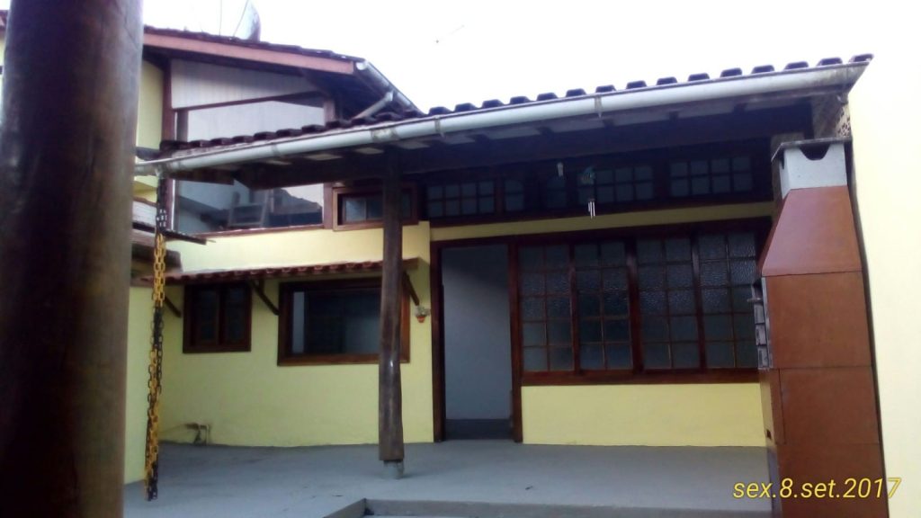 Casa a venda no Perequê-açu