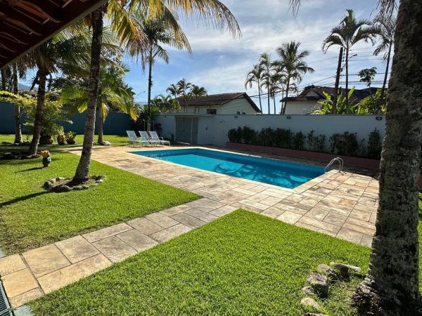 Casa de Alto Padrão a venda no Itaguá